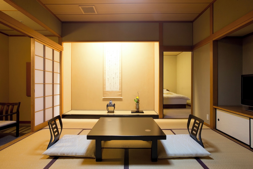 スタンダード ルーム 禁煙 コートヤードビュー | 辰口温泉 まつさき