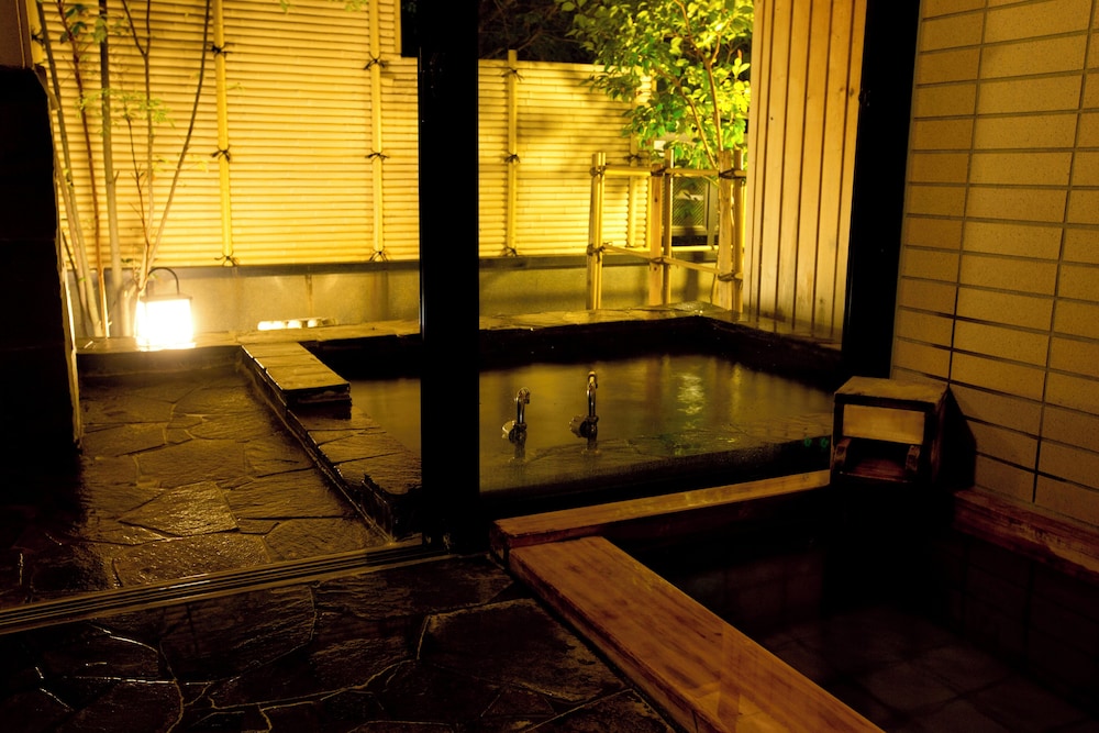 デラックス ルーム 禁煙 ガーデンビュー バスルーム1 | 辰口温泉 まつさき