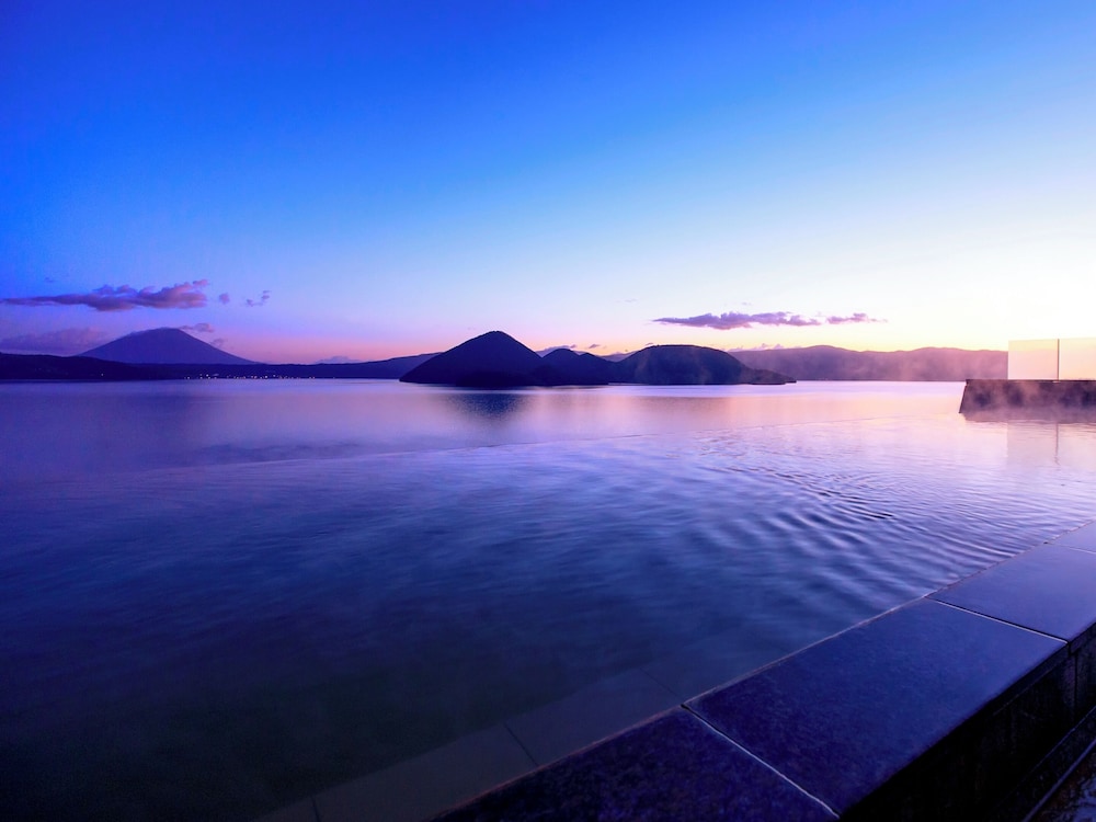 メインイメージ | ザ レイクビュー TOYA 乃の風リゾート