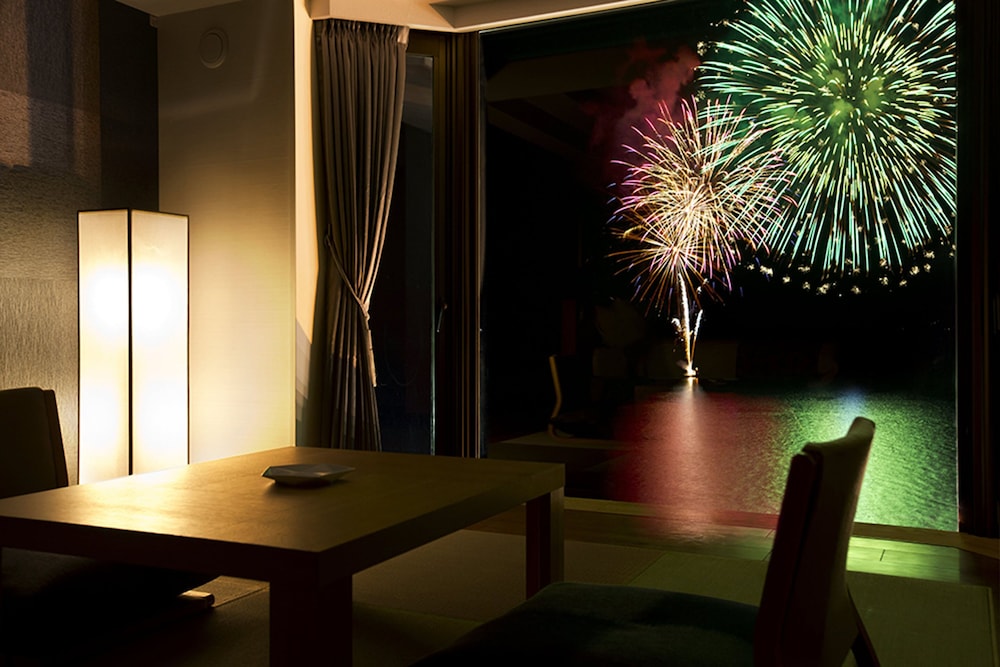 スパリゾート館　和洋室 (buffet) 客室1 | ザ レイクビュー TOYA 乃の風リゾート