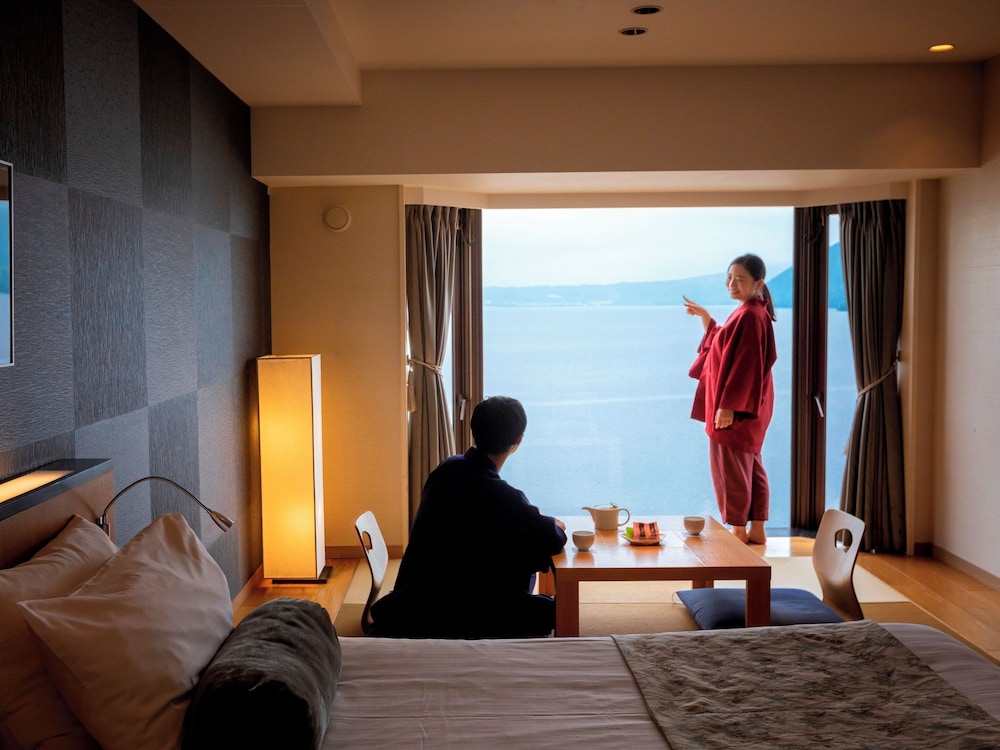 スパリゾート館　和洋室 (buffet) 客室3 | ザ レイクビュー TOYA 乃の風リゾート