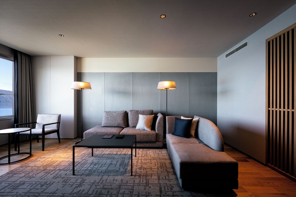 倶楽部館　デラックスツイン 禁煙 (buffet) リビング エリア0 | ザ レイクビュー TOYA 乃の風リゾート