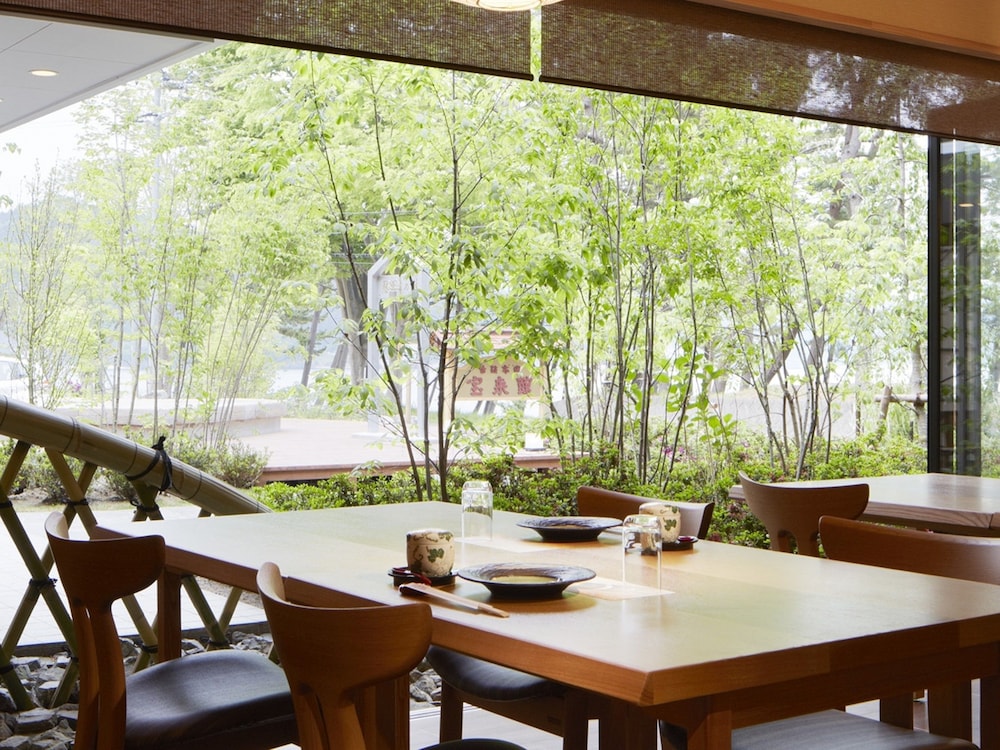 レストラン1 | 浜辺の料理宿 宝来館 レストラン1 | 浜辺の料理宿 宝来館