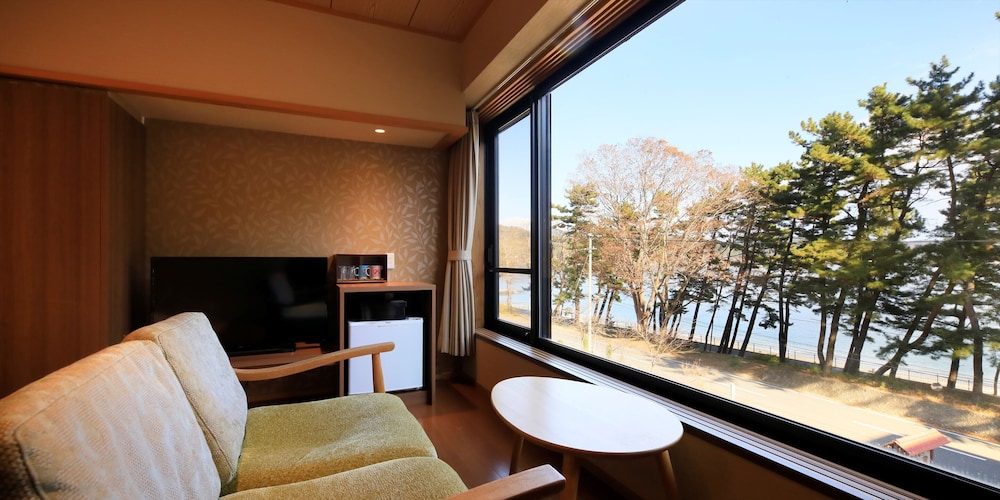 デラックス ルーム 部屋からの景観0 | 浜辺の料理宿 宝来館