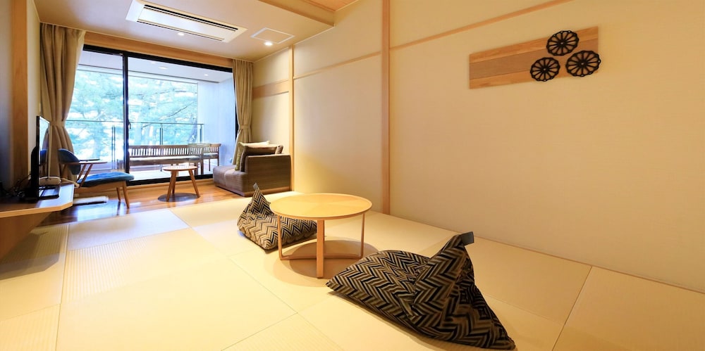 露天風呂付　和洋特別室 客室3 | 浜辺の料理宿 宝来館