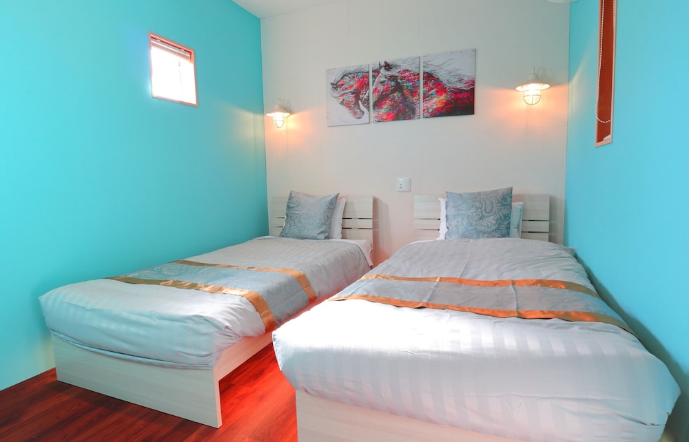 [本館]ツインベッドルーム (洋室・個室) | 江の島ゲストハウス134