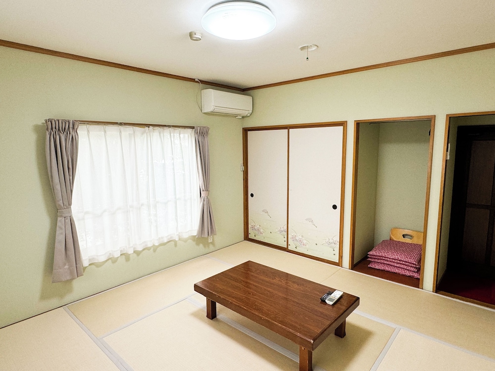和室8畳 客室1 | ベルビューニシウラ