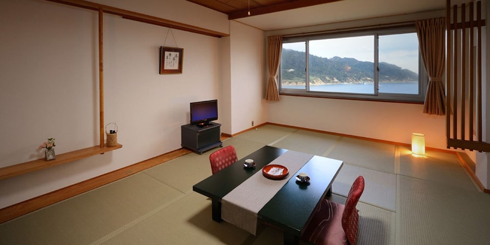 和室(2食付, 漣御膳) 部屋からの景観0 | 島周の宿 さか井
