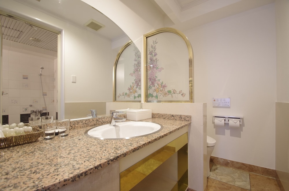 [Fully Flexible]デラックスツイン禁煙 バスルーム1 | ホテル アイマーレ 横浜伊勢佐木町