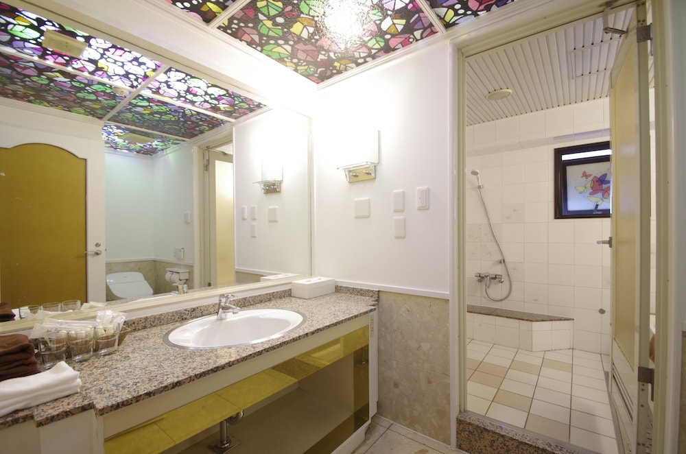 [Fully Flexible]デラックストリプル禁煙 バスルーム1 | ホテル アイマーレ 横浜伊勢佐木町