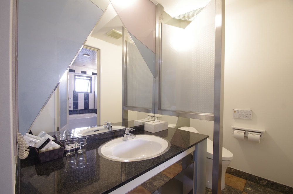 [Fully Flexible]デラックスツイン禁煙 バスルーム6 | ホテル アイマーレ 横浜伊勢佐木町