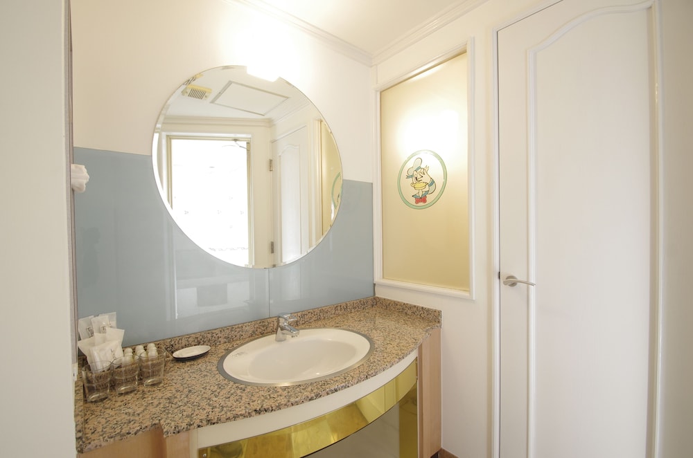 [Fully Flexible]デラックストリプル禁煙 バスルーム5 | ホテル アイマーレ 横浜伊勢佐木町