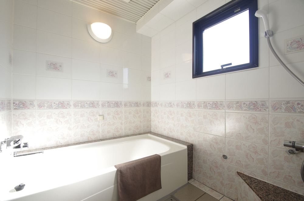 [Fully Flexible]デラックスキング禁煙 バスルーム1 | ホテル アイマーレ 横浜伊勢佐木町