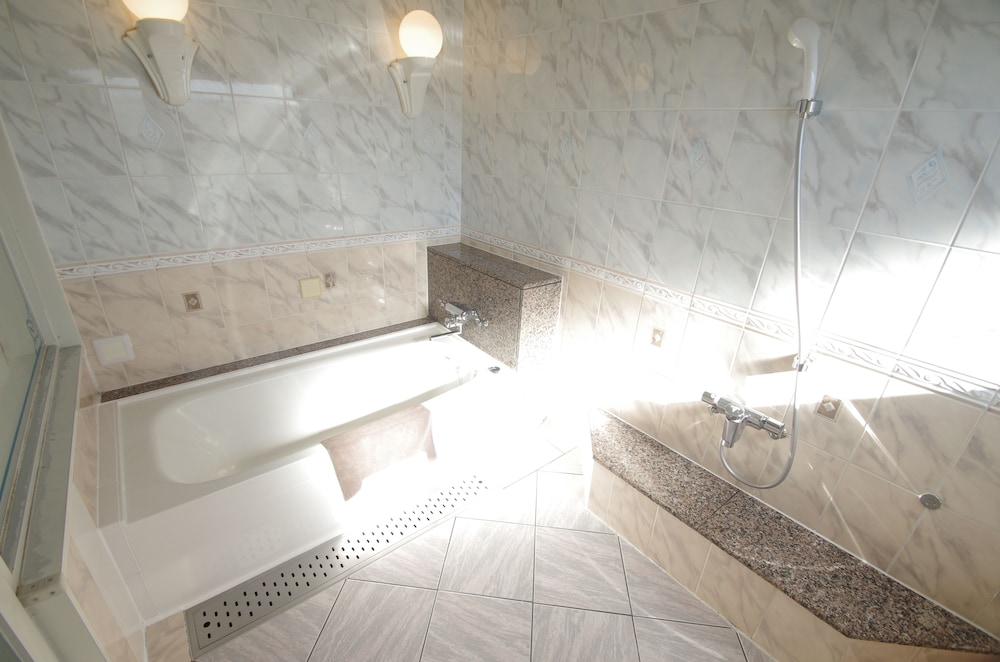 [Fully Flexible]デラックスツイン禁煙 バスルーム9 | ホテル アイマーレ 横浜伊勢佐木町