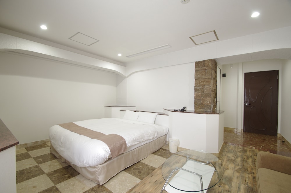 [Fully Flexible]デラックスキング禁煙 客室3 | ホテル アイマーレ 横浜伊勢佐木町