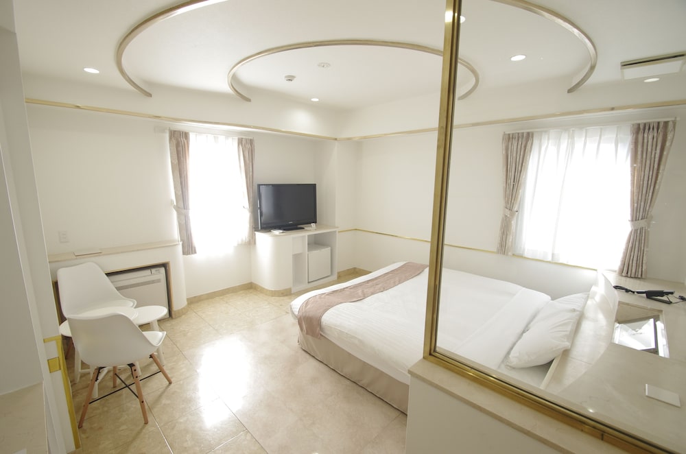 [Fully Flexible]デラックスキング禁煙 | ホテル アイマーレ 横浜伊勢佐木町