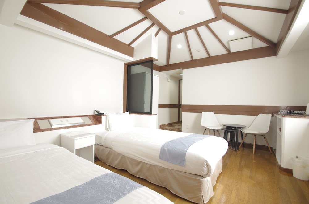 [Fully Flexible]デラックスツイン禁煙 客室7 | ホテル アイマーレ 横浜伊勢佐木町