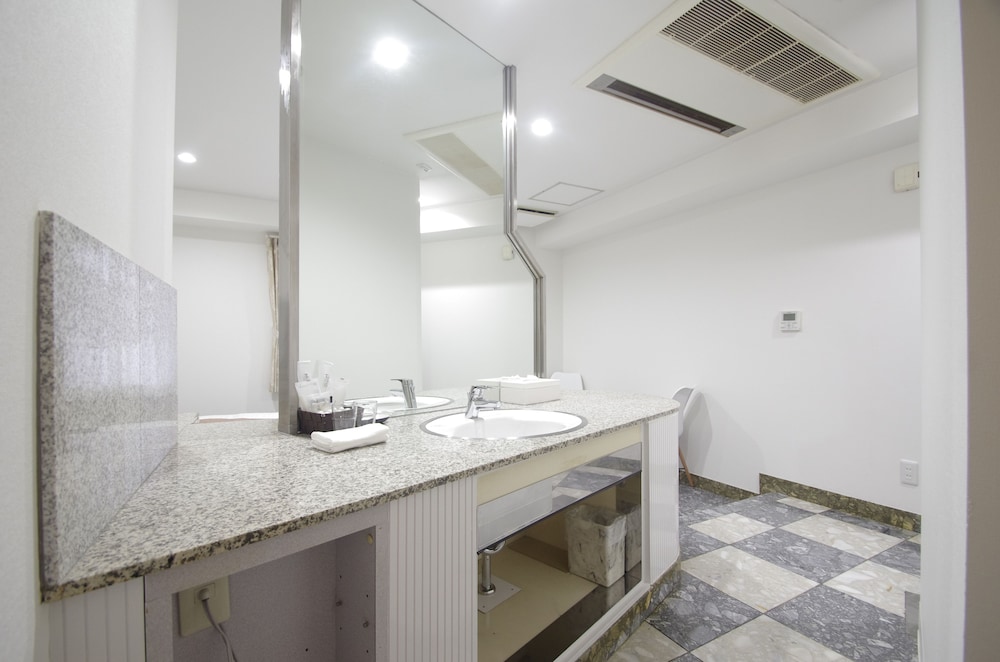 [Fully Flexible]スーペリアキング禁煙 バスルームのシンク0 | ホテル アイマーレ 横浜伊勢佐木町