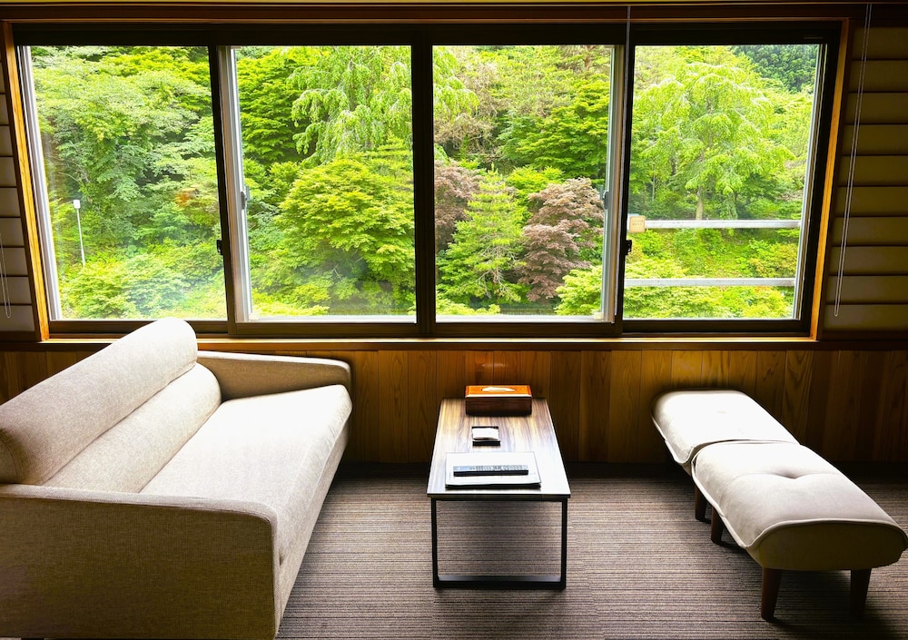【渓流側和ベッド】別館◆2ベット セパレートバス・トイレ付 部屋からの景観0 | 湯瀬ホテル