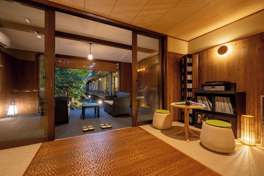 ロビーラウンジ1 | 天童温泉 ほほえみの空湯舟つるや ロビーラウンジ1 | 天童温泉 ほほえみの空湯舟つるや