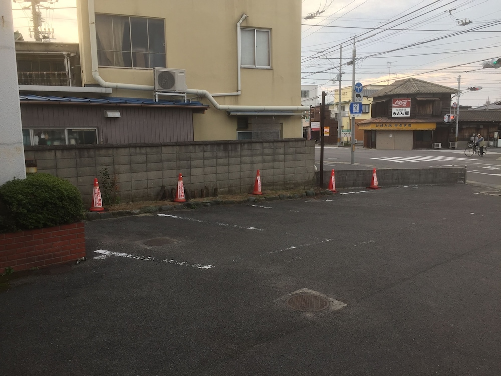 駐車場1 | ホテル新居浜ヒルズ プリンス館 駐車場1 | ホテル新居浜ヒルズ プリンス館