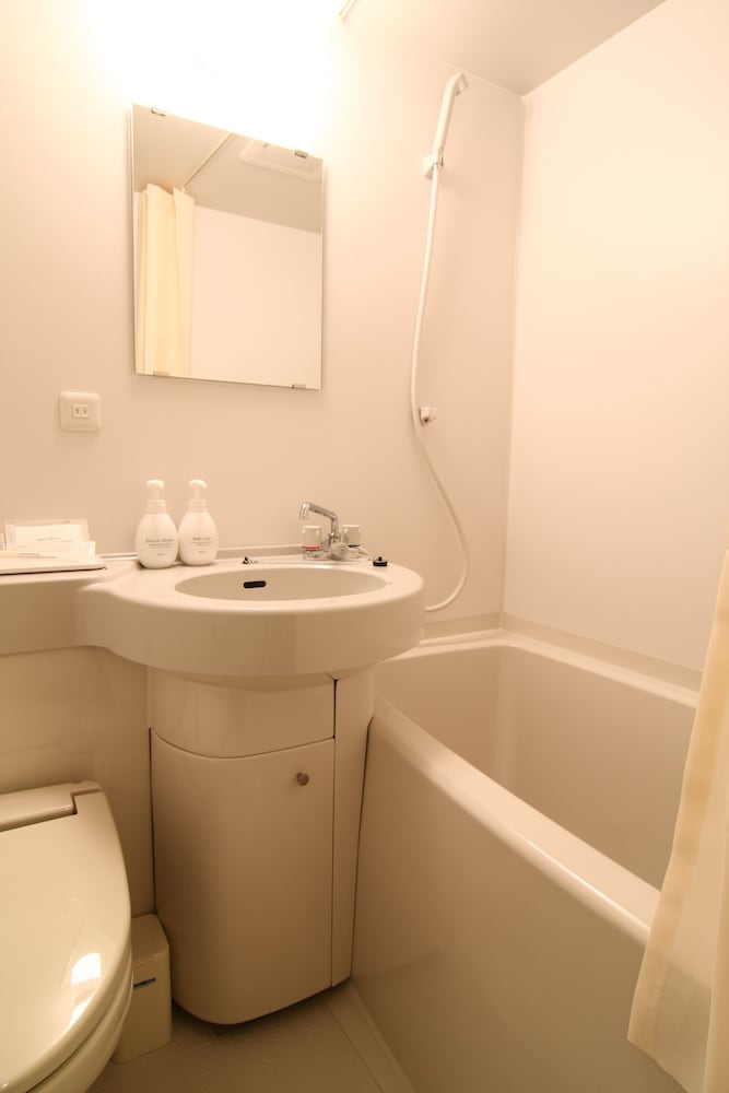 ダブルルーム 禁煙 バスルーム1 | ホテルクラウンヒルズ君津