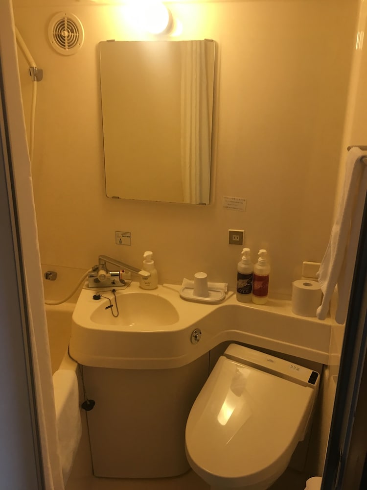 スタンダード ツインルーム 禁煙 バスルーム0 | ホテルクラウンヒルズ山形