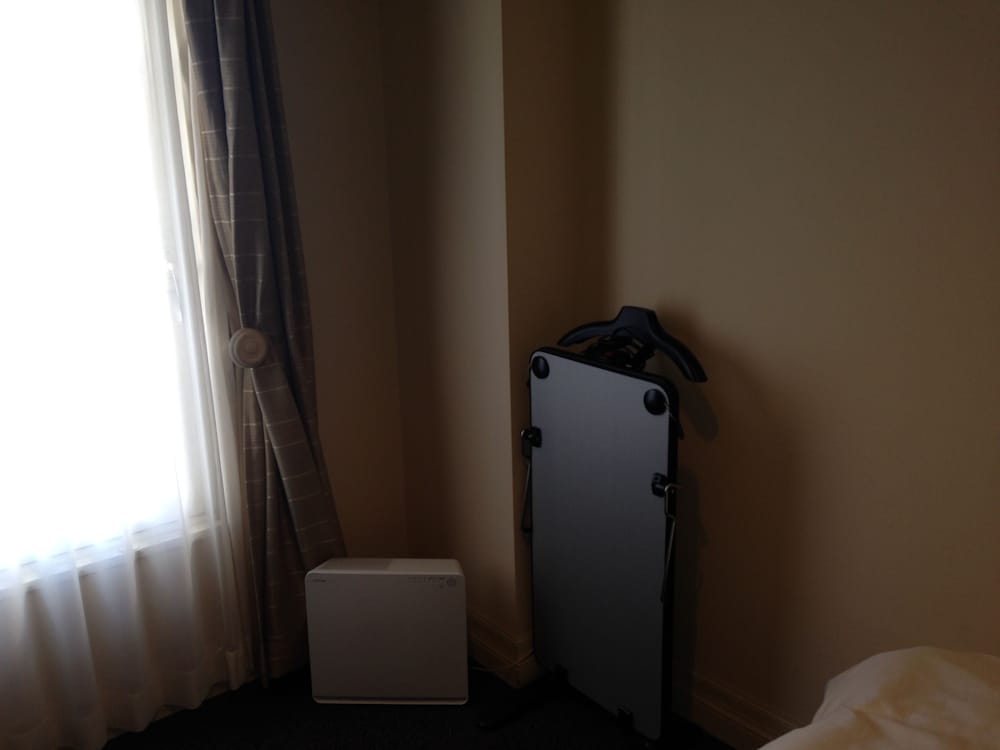 セミダブルルーム 喫煙 客室1 | クレストンホテル