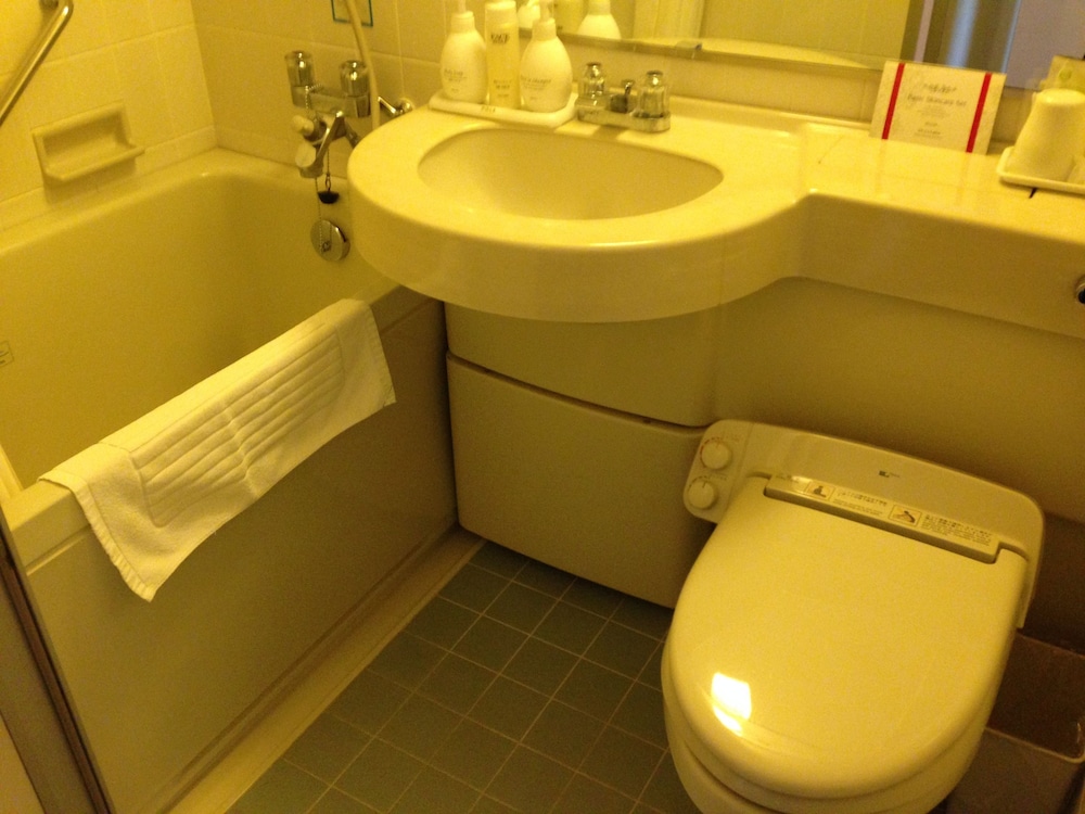 セミダブルルーム　禁煙 バスルーム0 | クレストンホテル