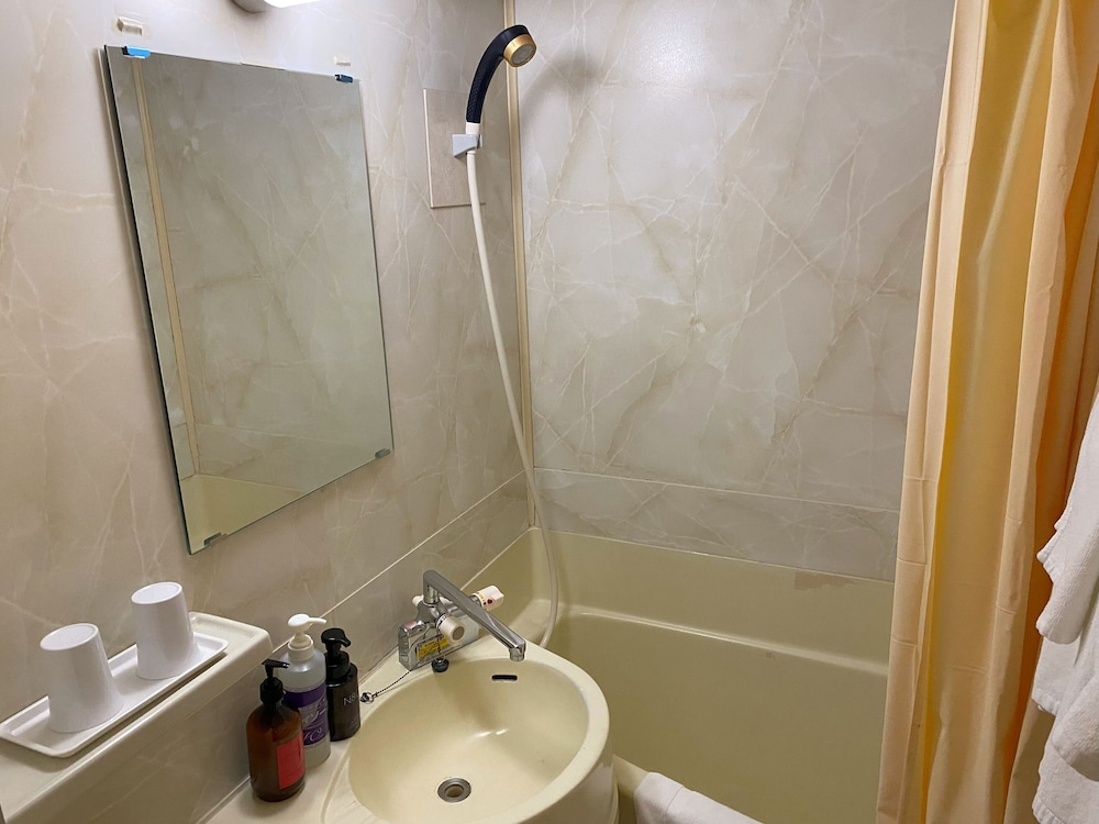 セミダブルルーム 禁煙 バスルーム0 | ホテルクラウンヒルズ熊本