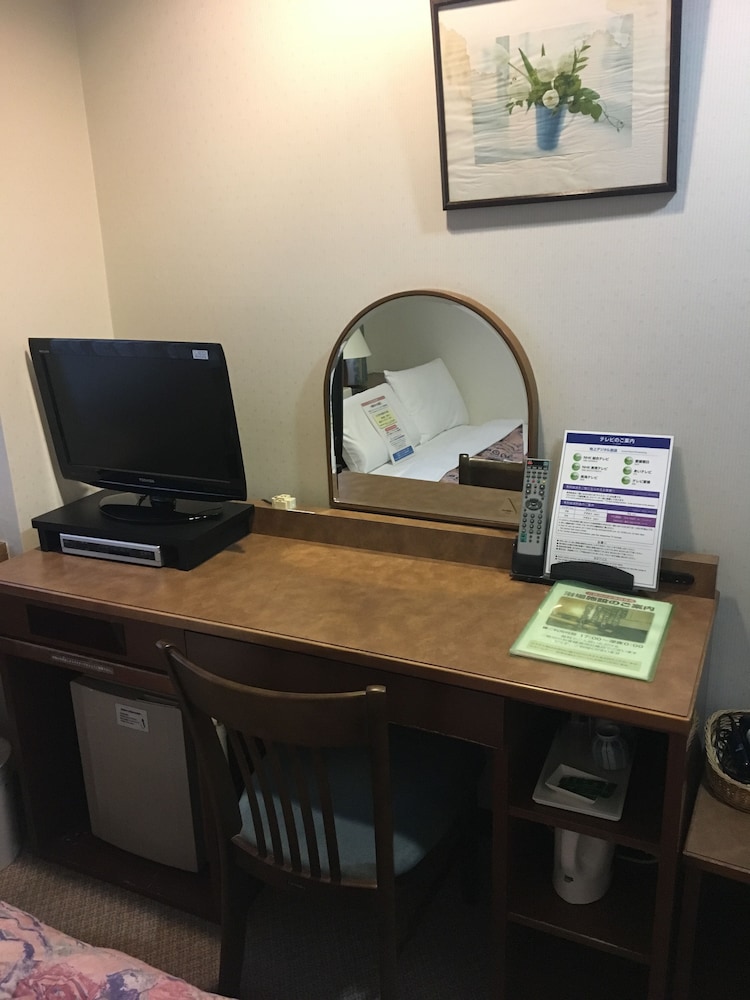 スタンダード ツインルーム 喫煙可 (26 ㎡) 客室3 | ホテルクラウンヒルズ松山