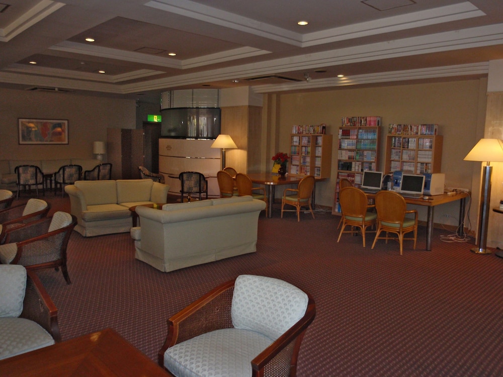 ロビーラウンジ1 | ホテルクラウンヒルズ岡谷