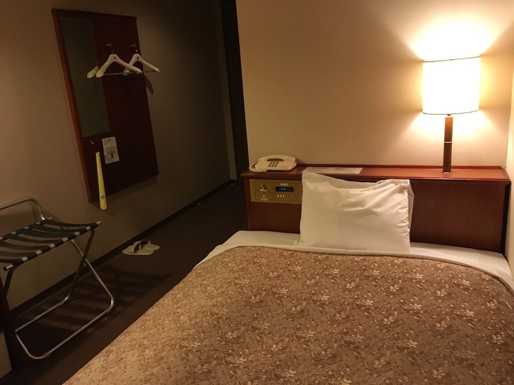 ベーシック ツインルーム 禁煙 客室1 | ホテルクラウンヒルズ武生