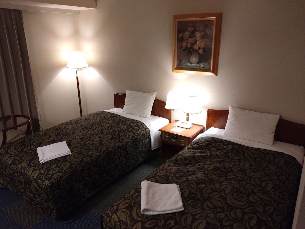 ベーシック ツインルーム 禁煙 | ホテルクラウンヒルズ武生