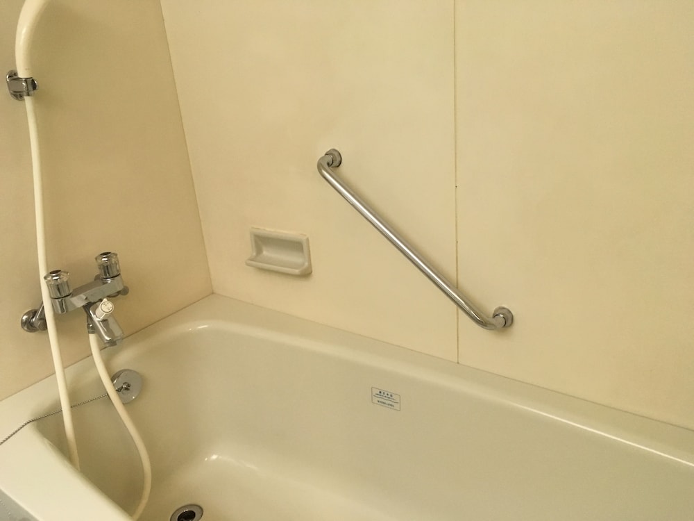 デラックス ツインルーム 禁煙 (Deluxe Twin Room, Non Smoking) バスルームのシャワー0 | オースタット国際ホテル多治見