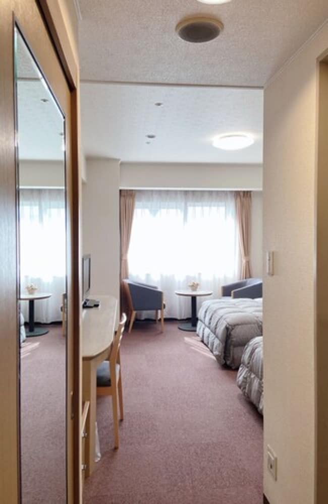 デラックス ツインルーム 禁煙 (Deluxe Twin Room, Non Smoking) 客室4 | オースタット国際ホテル多治見