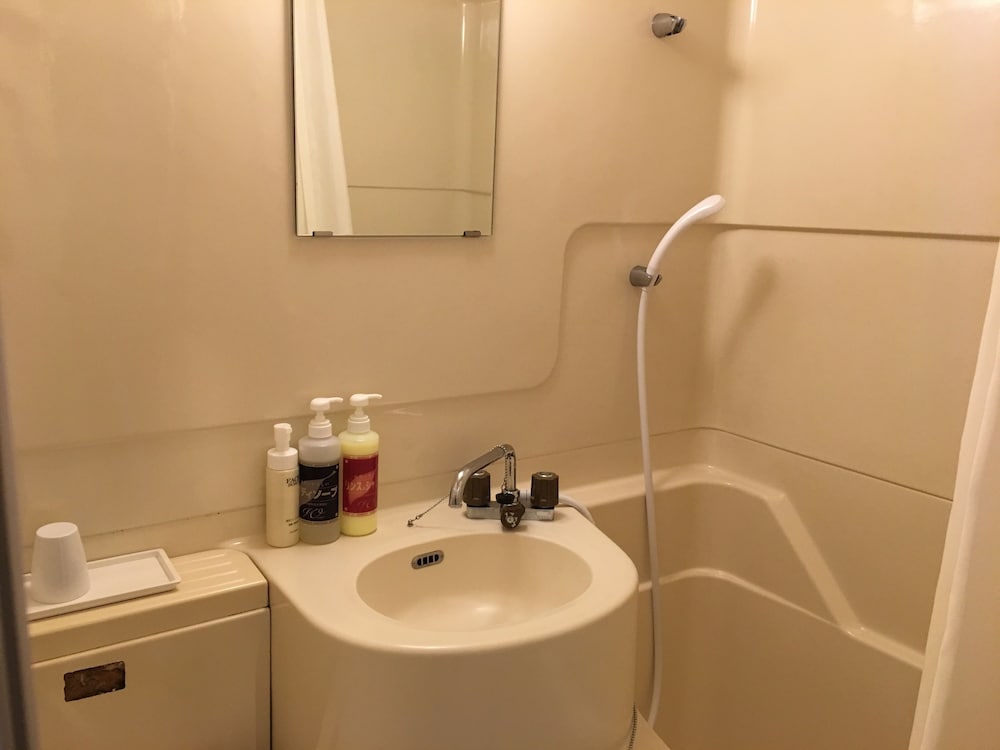 スタンダード ツインルーム 喫煙可 バスルーム0 | ホテルつくばヒルズ梅園店