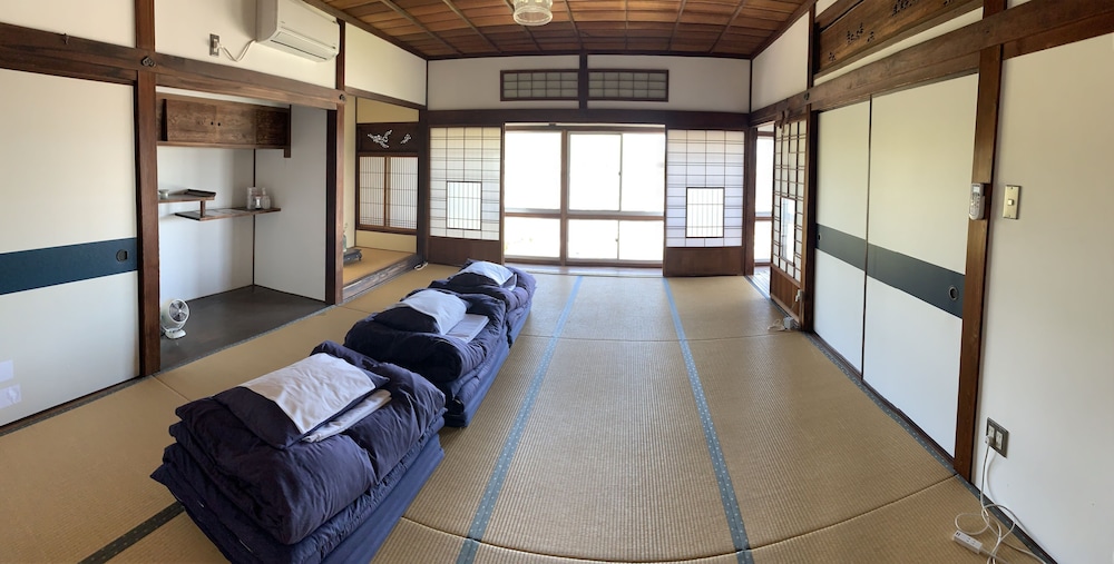 2階12畳貸切 禁煙 客室4 | 尾道ゲストハウス みはらし亭