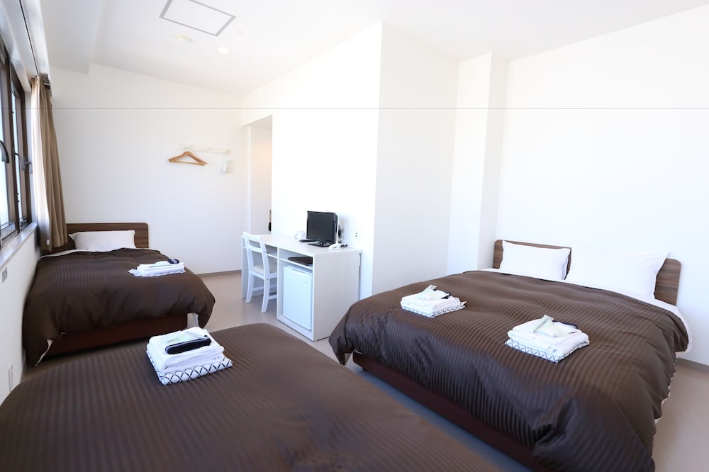 スタンダード 4 人部屋 禁煙 シティビュー 客室3 | オークホテル江戸