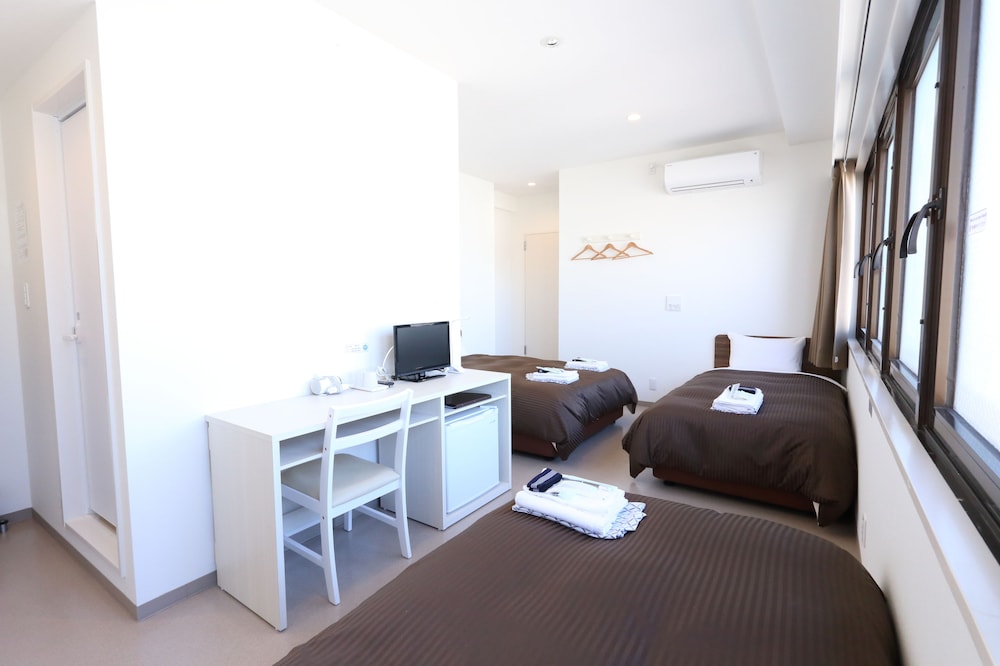 スタンダード 4 人部屋 禁煙 シティビュー 客室1 | オークホテル江戸