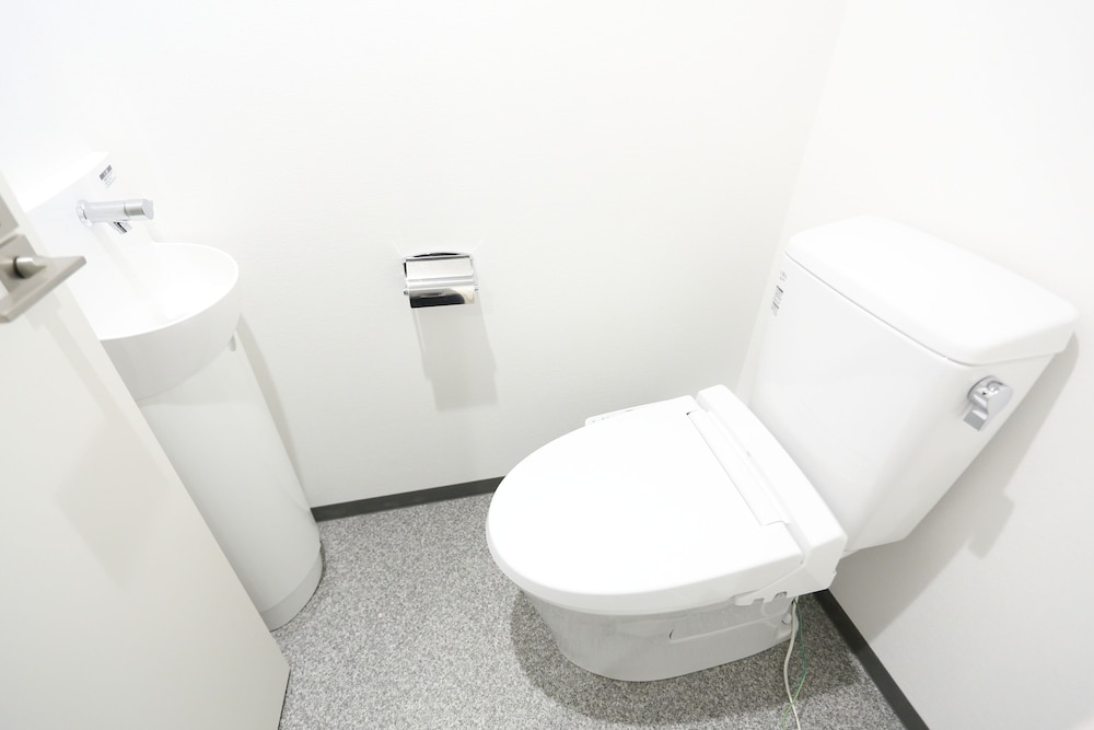 ツインルーム 禁煙 共用バスルーム (1 bunk bed) バスルーム0 | オークホテル江戸