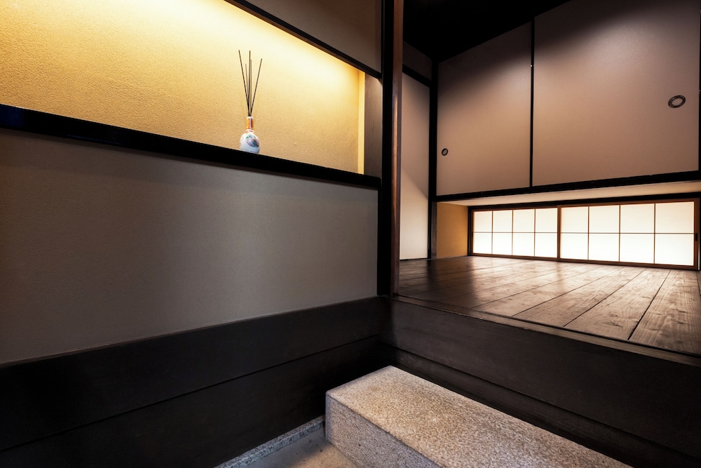 内部エントランス1 | 鈴 九条針小路五九