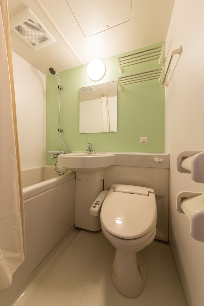 スタンダード ツインルーム 禁煙 バスルーム0 | SARASA HOTEL なんば