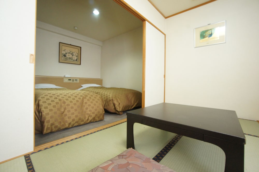 和洋室 喫煙可 客室3 | ホテルトレンド長野