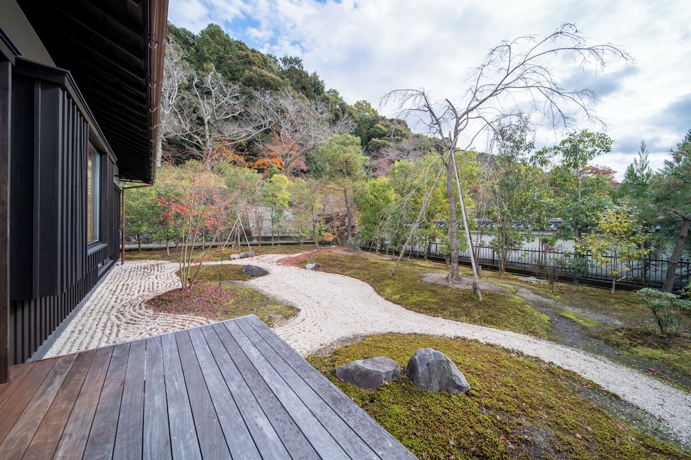 閑雲庵 バルコニーからの眺望0 | 町家 葵 KYOTO STAY 葵ホテル 南禅寺別邸