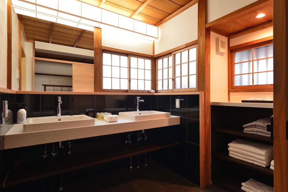 看月亭 バスルーム1 | 町家 葵 KYOTO STAY 葵ホテル 南禅寺別邸