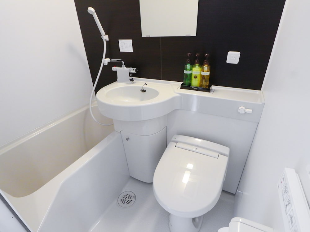 セミダブルルーム 喫煙可 バスルーム0 | ホテルリブマックス茅場町