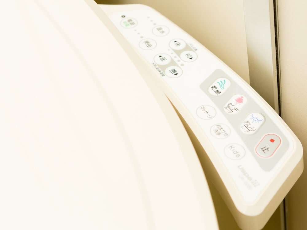 エコノミー ダブルルーム ダブルベッド 1 台 喫煙可 冷蔵庫 バスルーム2 | 東横INN札幌すすきの交差点