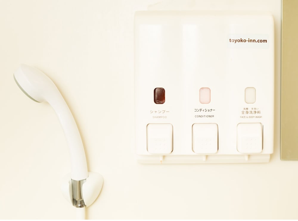 エコノミー ダブルルーム ダブルベッド 1 台 喫煙可 冷蔵庫 バスルーム3 | 東横INN札幌すすきの交差点