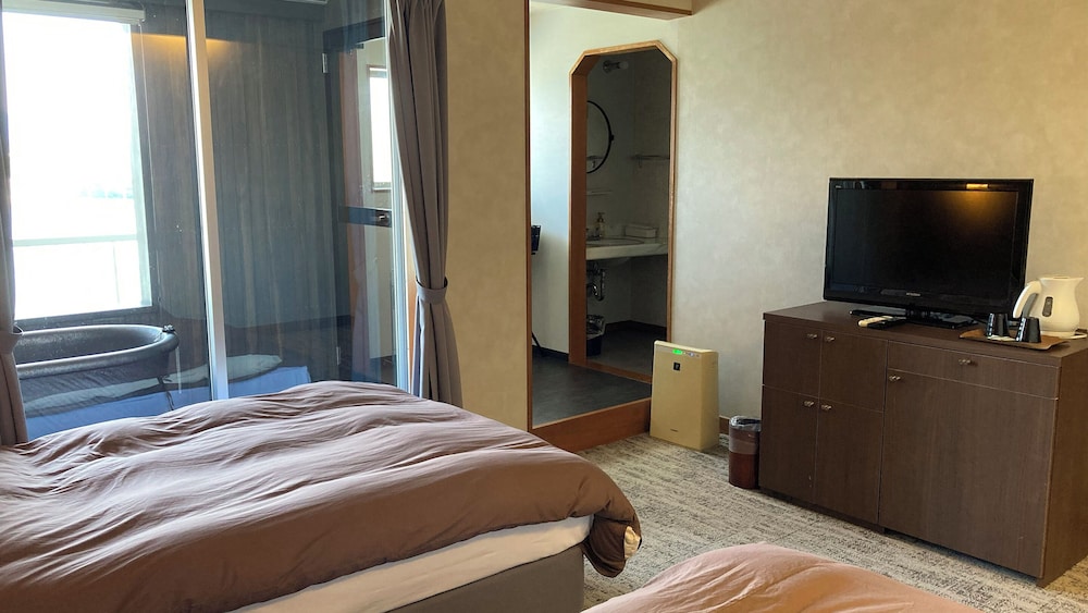 Standard Twin Room with Open-Air Bath and Indoor Bath, Non-Smoking 客室1 | 大江戸温泉物語Premium 白浜彩朝楽